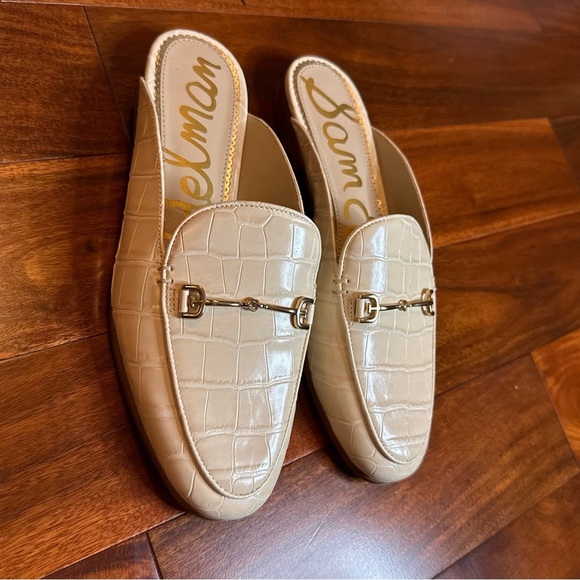 Sam Edelman Cream and Gold Flats with Textured Design - Picture 3 of 12